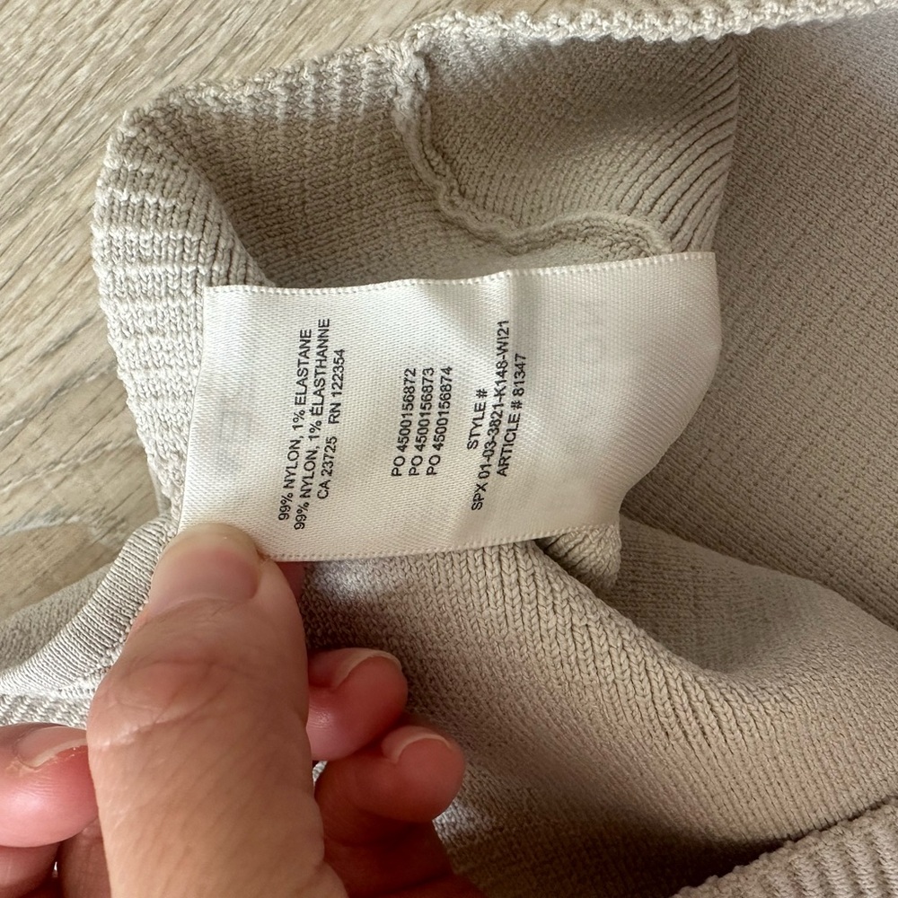 Aritzia Cream Ribbed Cropped Tank - Picture 7 of 8